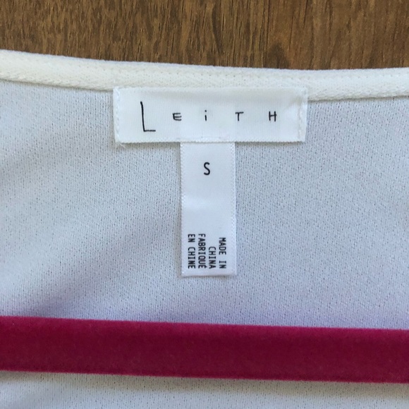 LEITH Ruffle Sleeve Flutter Top - S - Picture 9 of 10